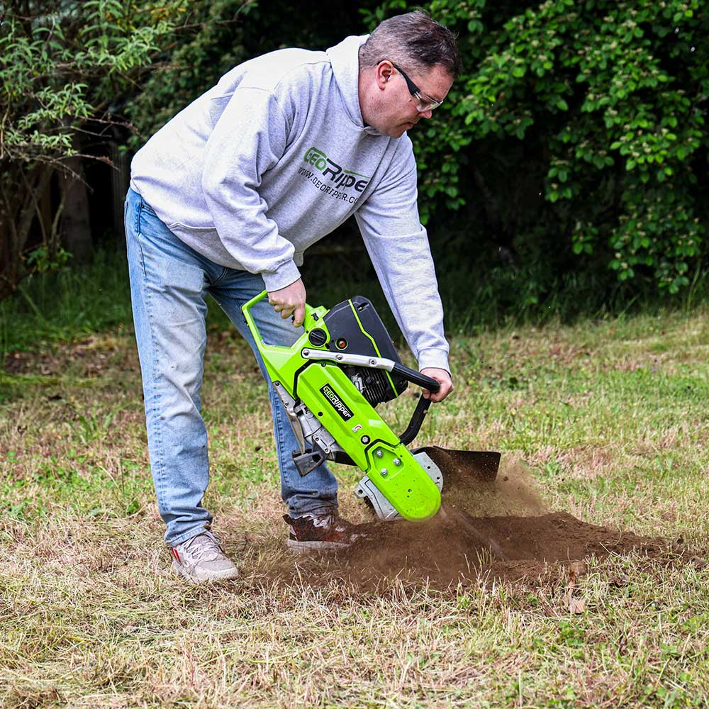 MiniTrencher™ GeoRipper 4.7HP 2-Stroke Engine 16-In. Max. Depth