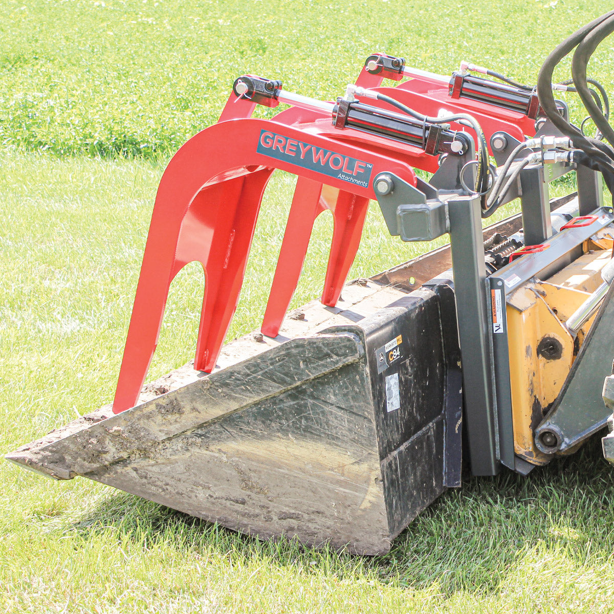 Grey Wolf™ Skid Steer Double Quick Attach Grapple (1066)
